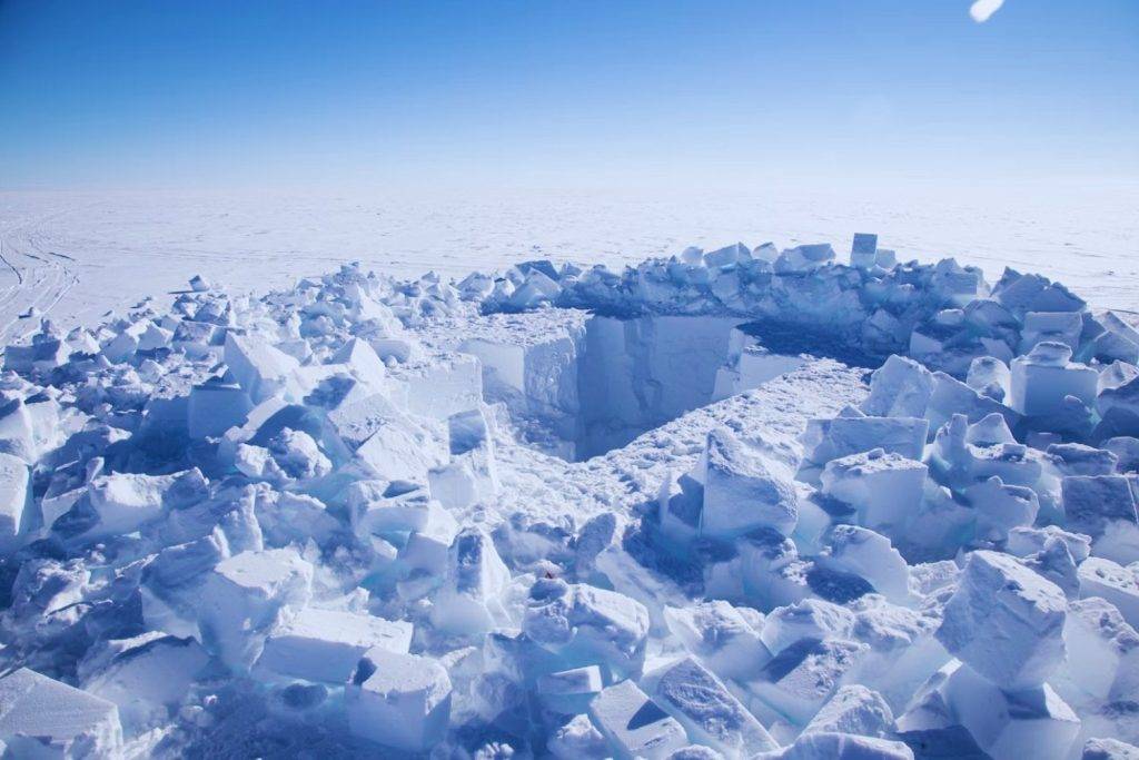 hielo bajo la antartida